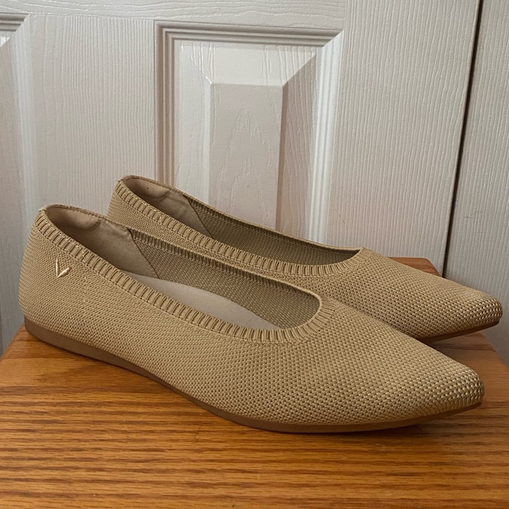 VIVIAIA Aria Walker Nutmeg Tan Lightweight Pointed Toe Ballet Flats 39.5 (8.5 US